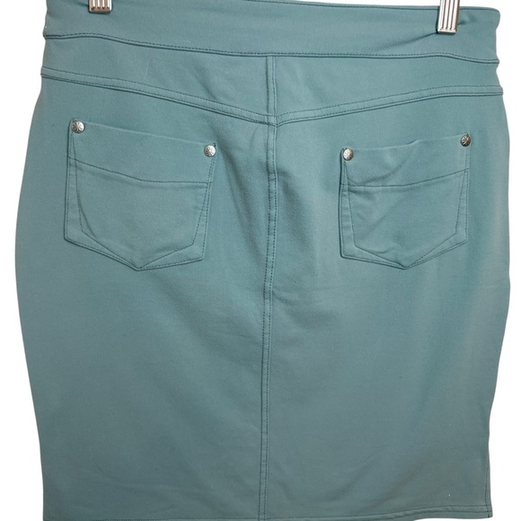 Athleta | Green Bettina Classic Pull-On Athleisure Skirt - Picture 2 of 8